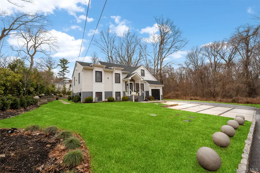 2 Hewlett Place, Great Neck, NY 11024 - #2