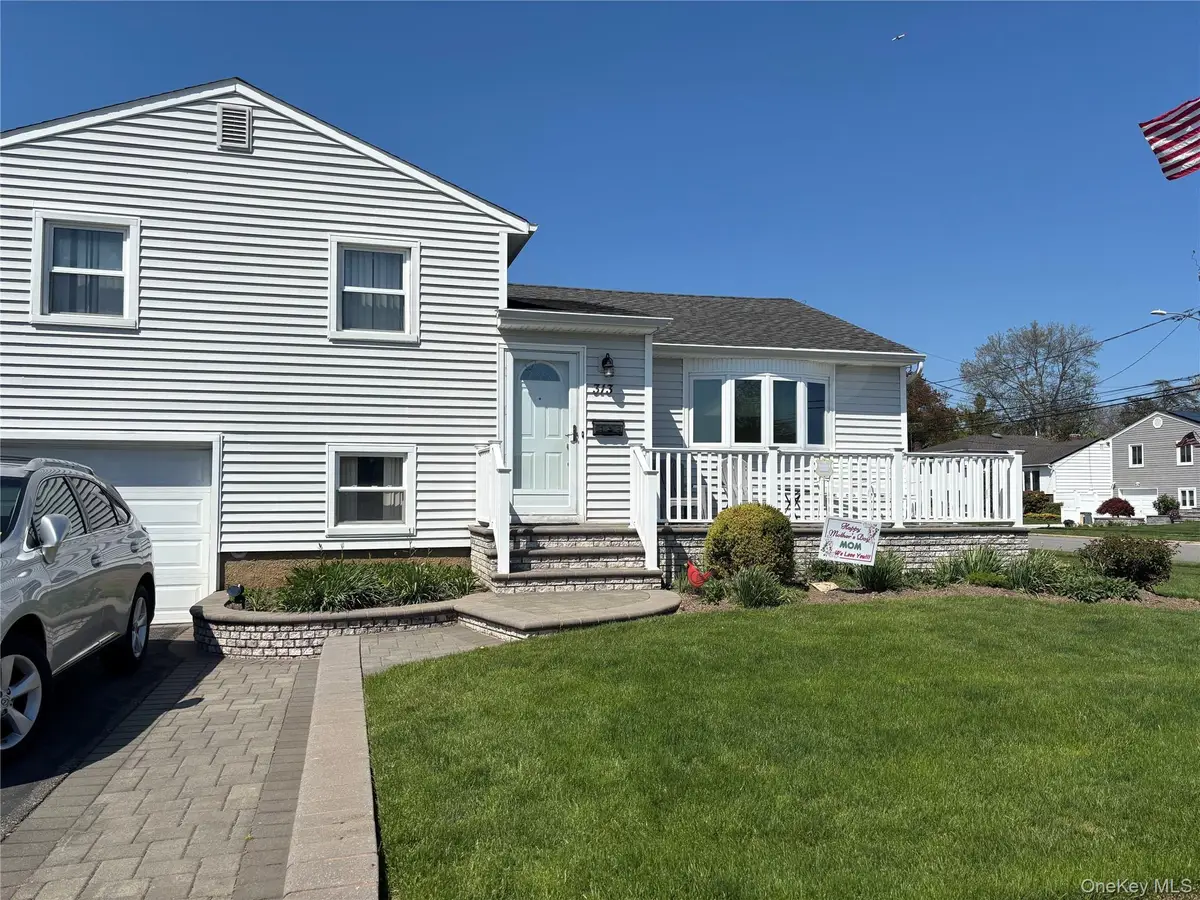 313 Illinois Avenue, Massapequa Park, NY 11762 - #1