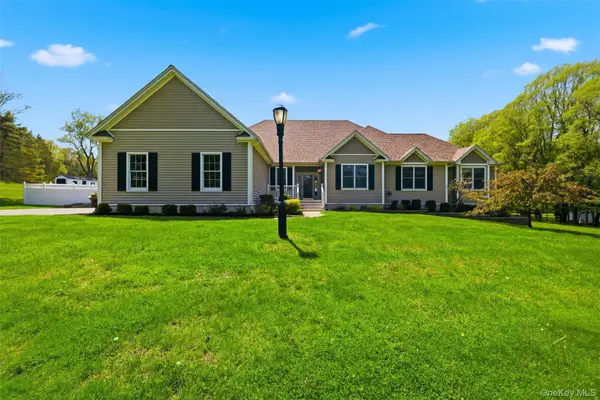 92 Coppergate Lane, Warwick, NY 10990