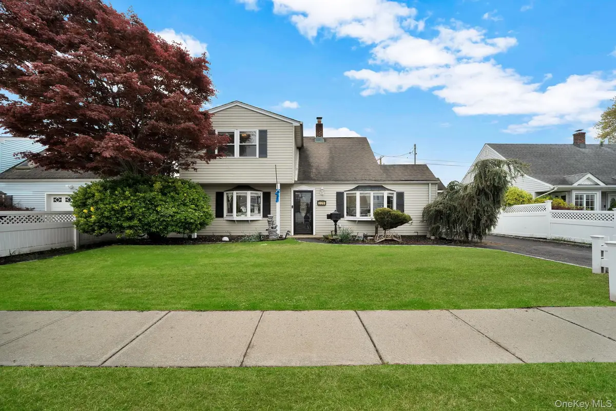 226 Old Farm Road, Levittown, NY 11756 - #1