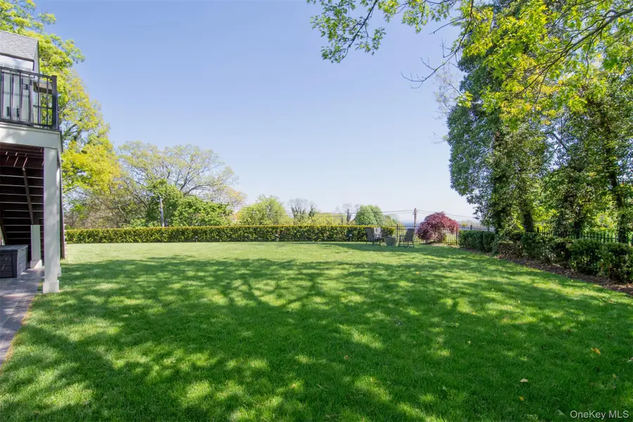 8 Shoreview Circle, Pelham, NY 10803 - #3