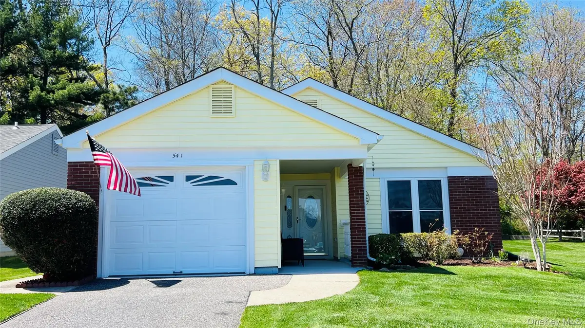 541 Stratford Lane, Ridge, NY 11961 - #1