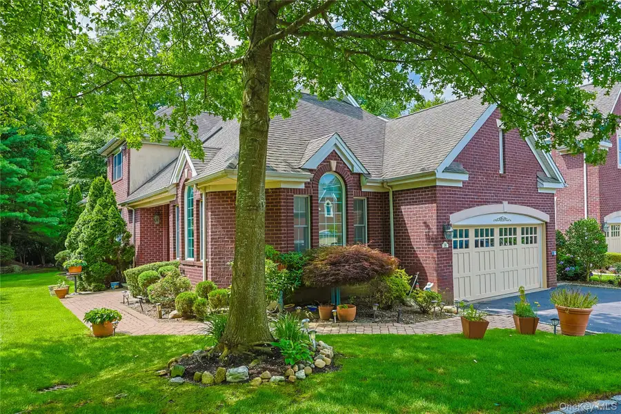 14 Belvedere Court, North Hills, NY 11030 - #2
