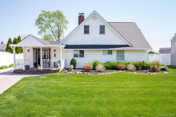 41 Disc Lane, Wantagh, NY 11793