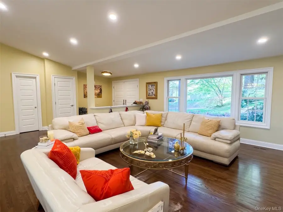 5 Eaton Lane, Scarsdale, NY 10583 - #3