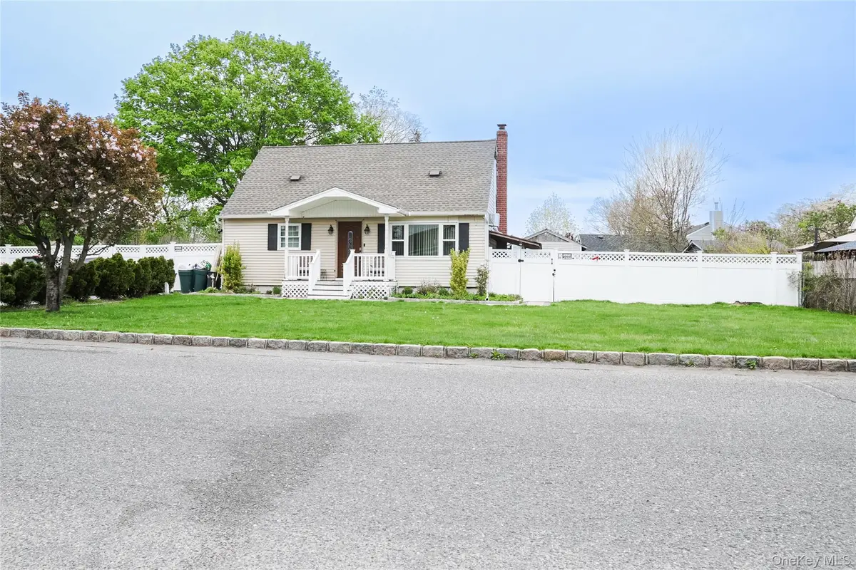 7 Oak Street, Brentwood, NY 11717 - #1