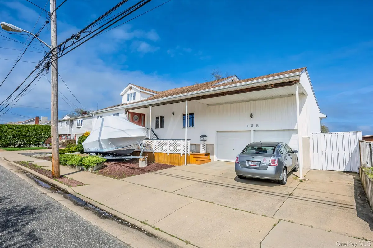 165 Gordon Place, Freeport, NY 11520 - #1