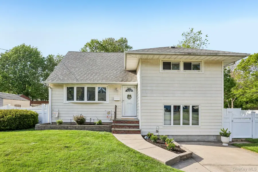 7 Bowden Drive, Huntington Station, NY 11746 - #2