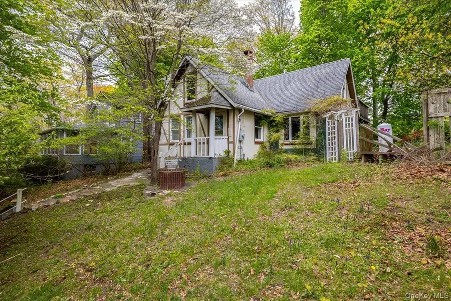 7 Amagansett Drive, Sound Beach, NY 11789 - #2
