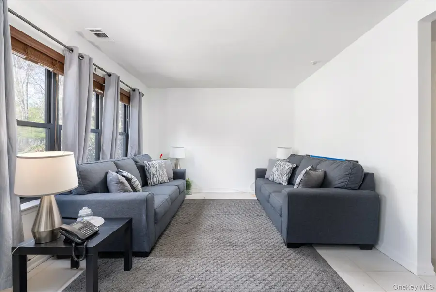 28 Bailey Court #28, Middle Island, NY 11953 - #3