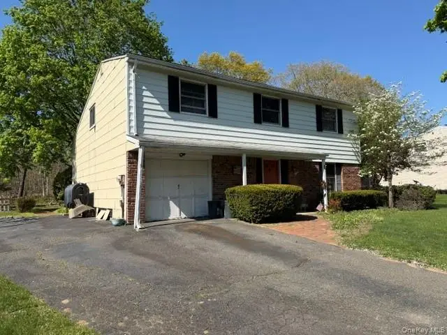 5 Broadhurst Street, Port Jefferson Station, NY 11776 - #2