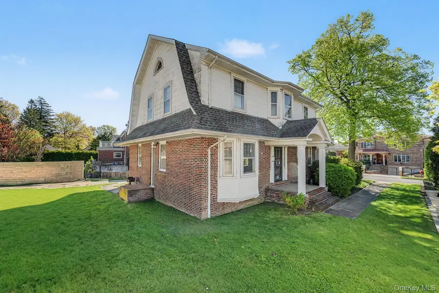 27 Center Drive, Whitestone, NY 11357 - #3