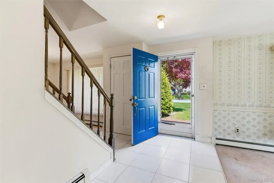 2 Barrett Court, Nesconset, NY 11767 - #2
