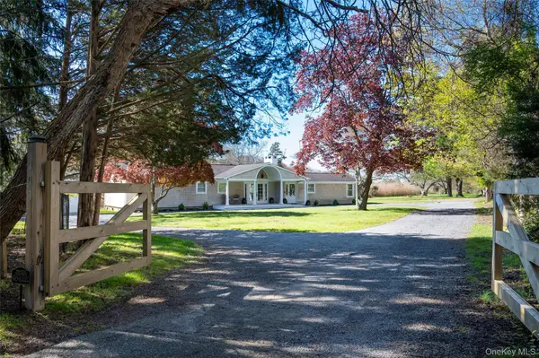 111 South Country Road, Remsenburg, NY 11960