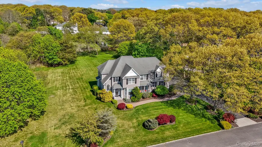 9 Paddock Lane, Medford, NY 11763 - #2