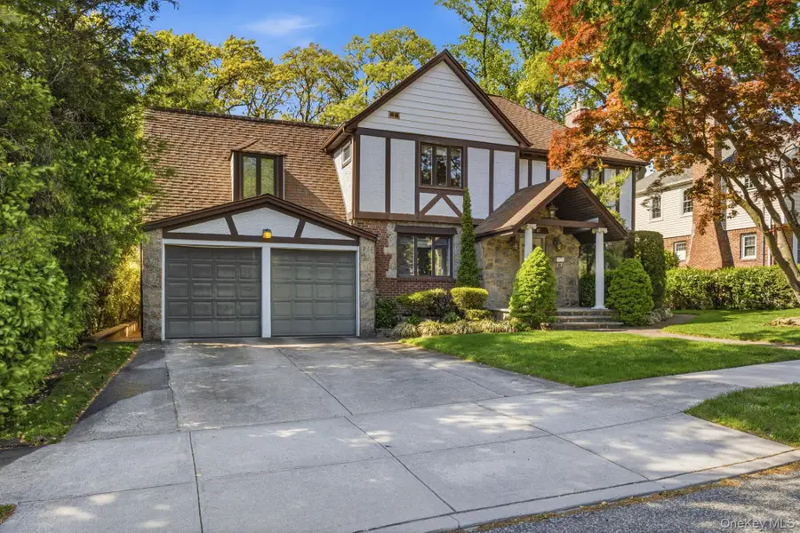 241-01 52nd Avenue, Douglaston, NY 11362 - #2
