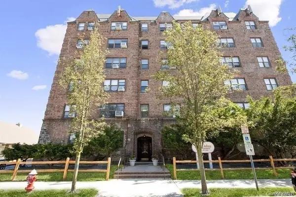 141 Wyckoff Place #4A, Woodmere, NY 11598