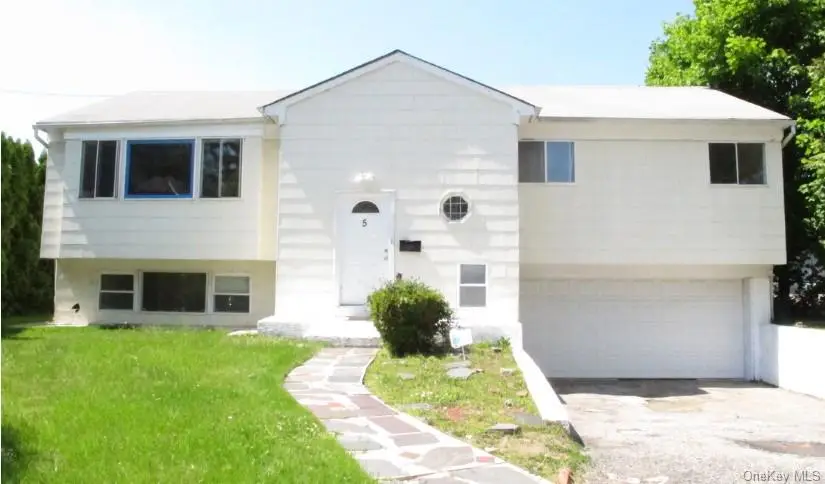 5 Elm Street, Great Neck, NY 11021 - #1