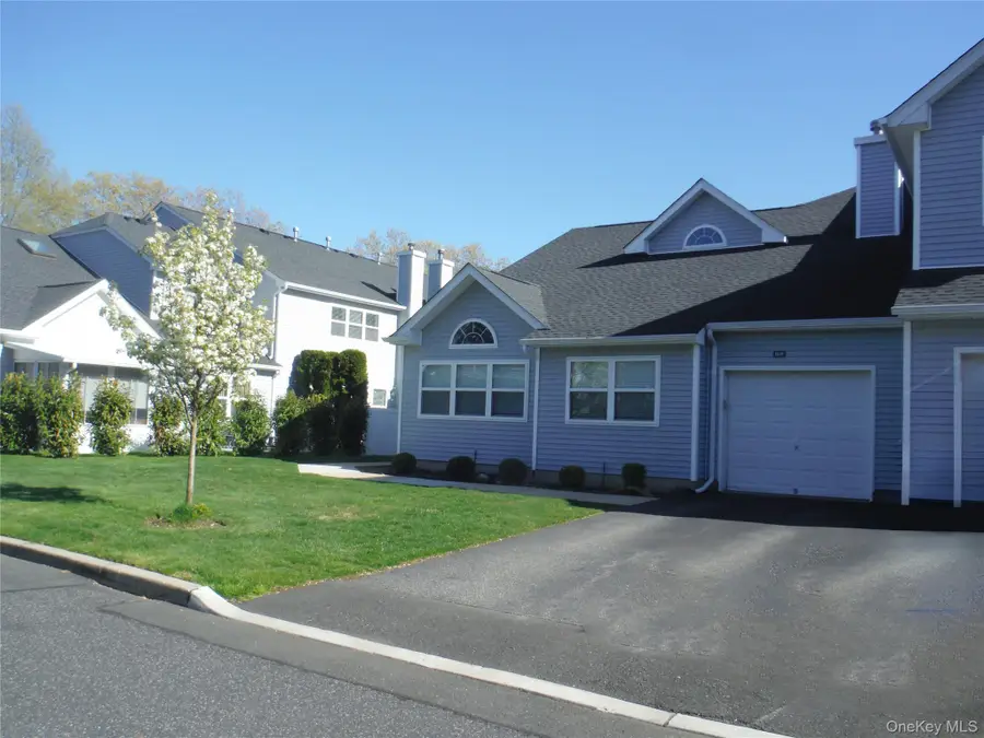 168 Hampton Vista Drive, Manorville, NY 11949 - #2