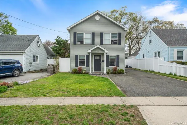 385 Grant Avenue, Copiague, NY 11726