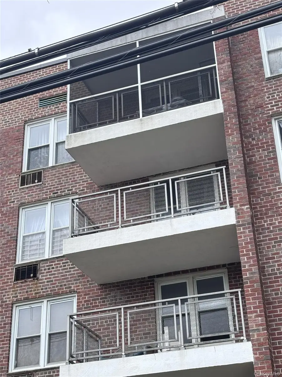 110 Brooklyn Avenue #3Q, Freeport, NY 11520 - #2