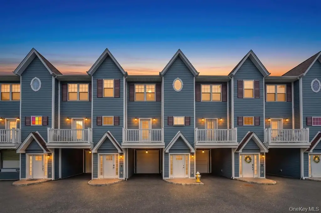 18 Hearthstone Court, Farmingdale, NY 11735 - #1