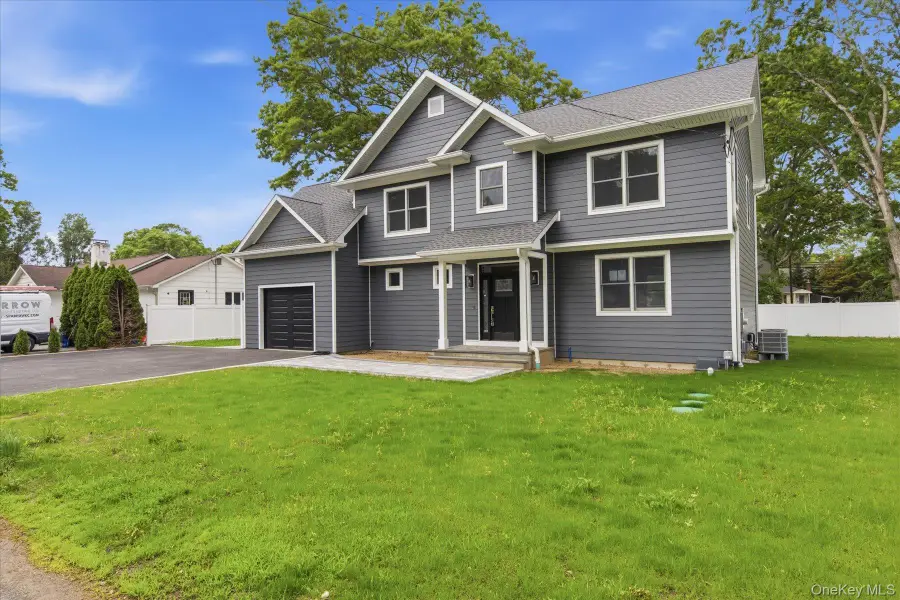 218 W Tyler Avenue, Miller Place, NY 11764 - #3