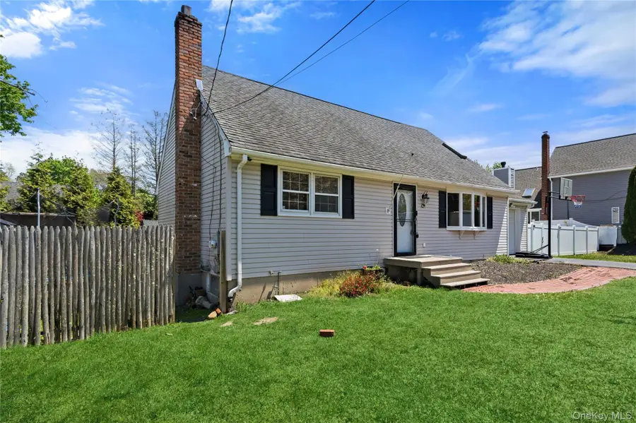 325 Harrison Avenue, Miller Place, NY 11764 - #3