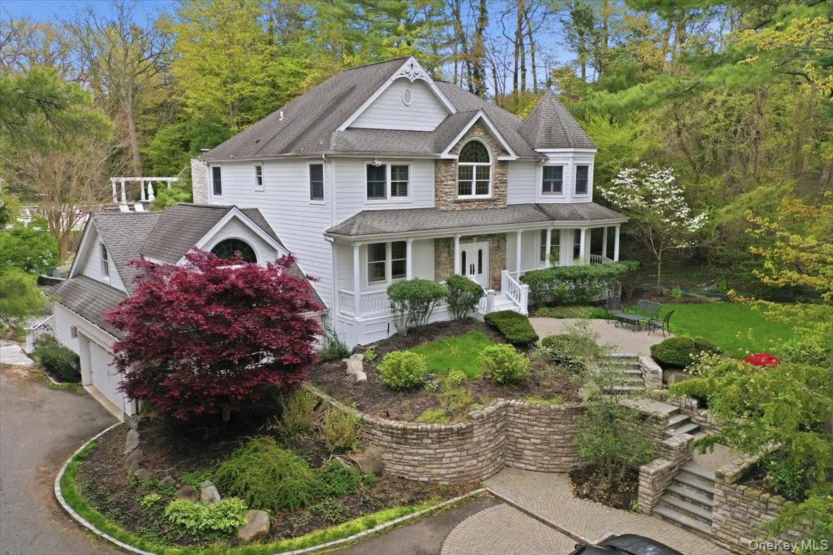 9 Godfrey Lane, Huntington, NY 11743 - #1