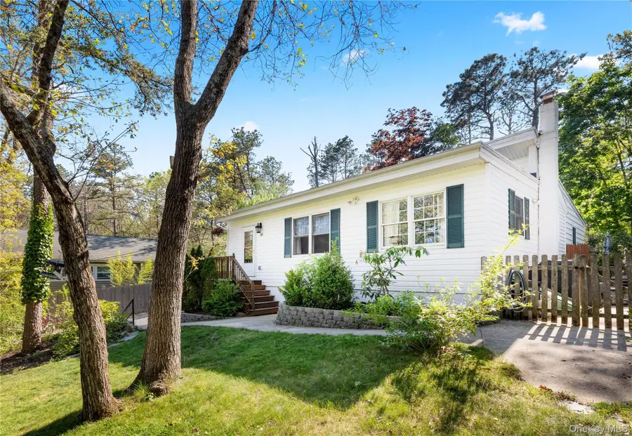38 Forest Trail, Ridge, NY 11961 - #2