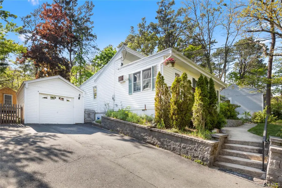 38 Forest Trail, Ridge, NY 11961 - #3