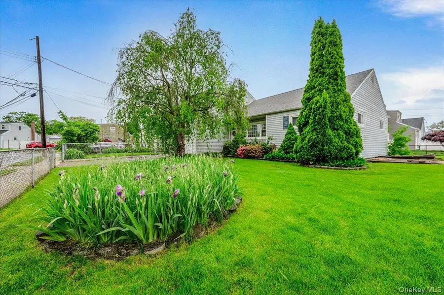 18 Kelly Place, Deer Park, NY 11729 - #3