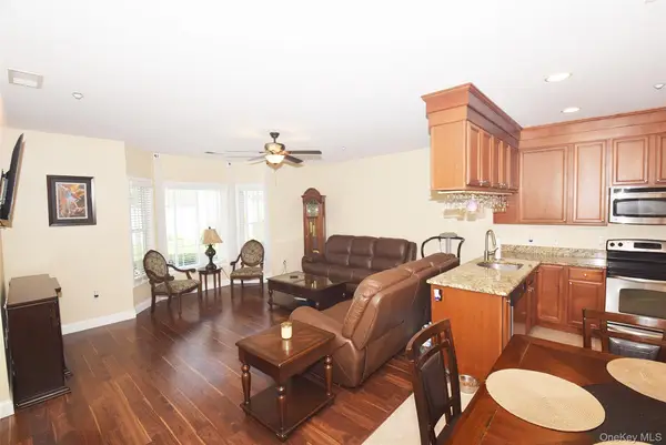 209 Okeefe Court, Oakdale, NY 11769