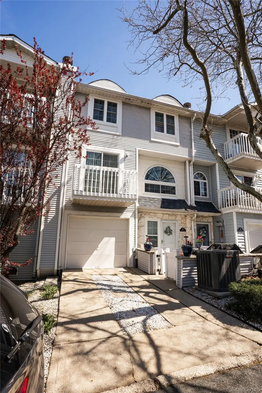 41 Country Dr N, Staten Island, NY 10314 - #2
