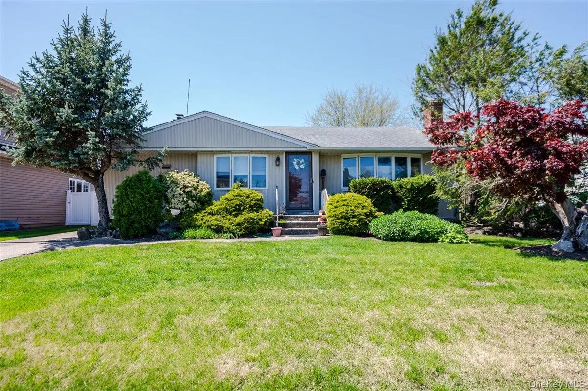 37 Wellesley Lane, Hicksville, NY 11801 - #1
