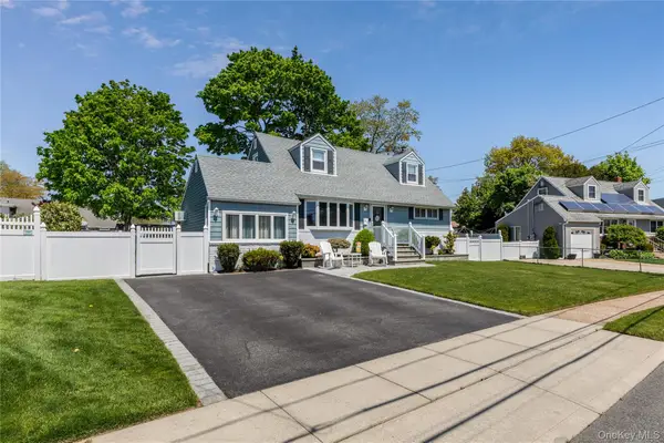317 Oconnor Road, North Babylon, NY 11703