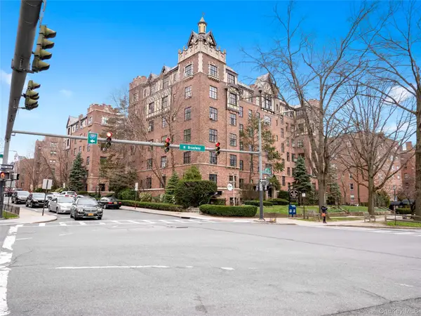 2 Westchester Ave #6P, White Plains, NY 10601
