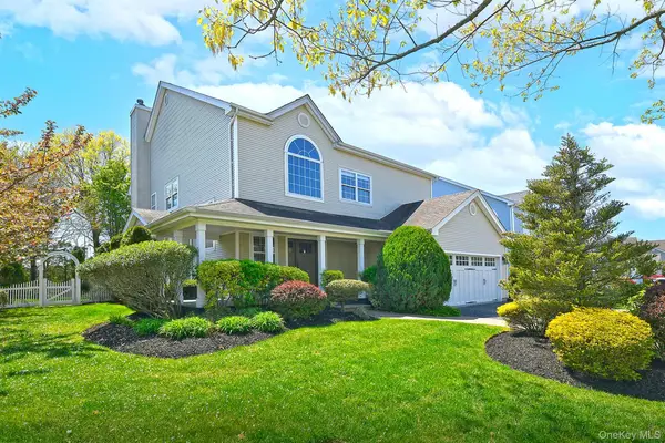 1 Dylan Place, Melville, NY 11747