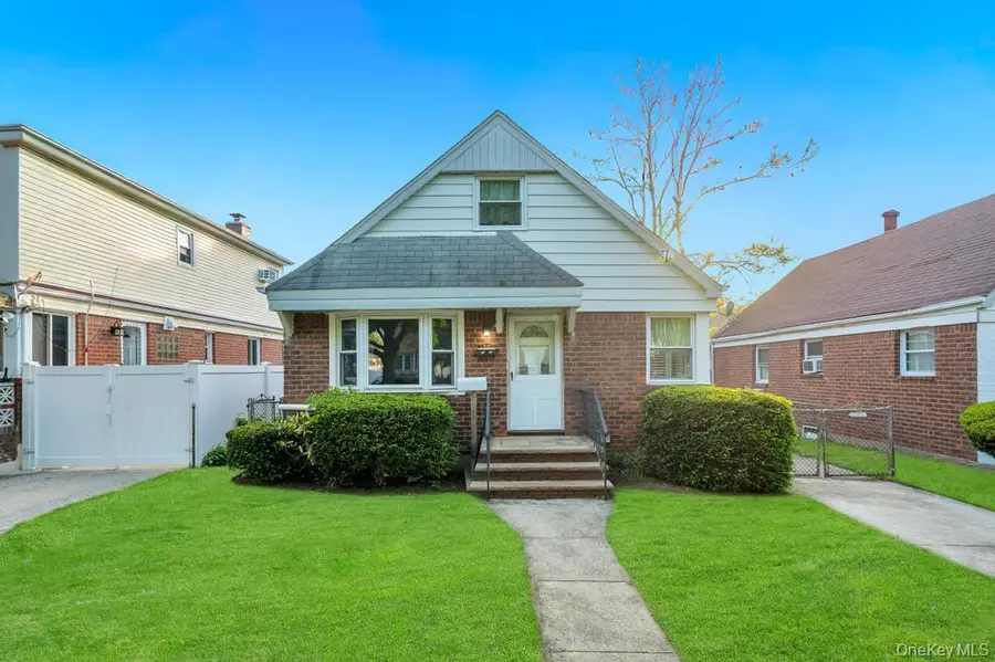 7918 257th Street, Glen Oaks, NY 11004 - #3
