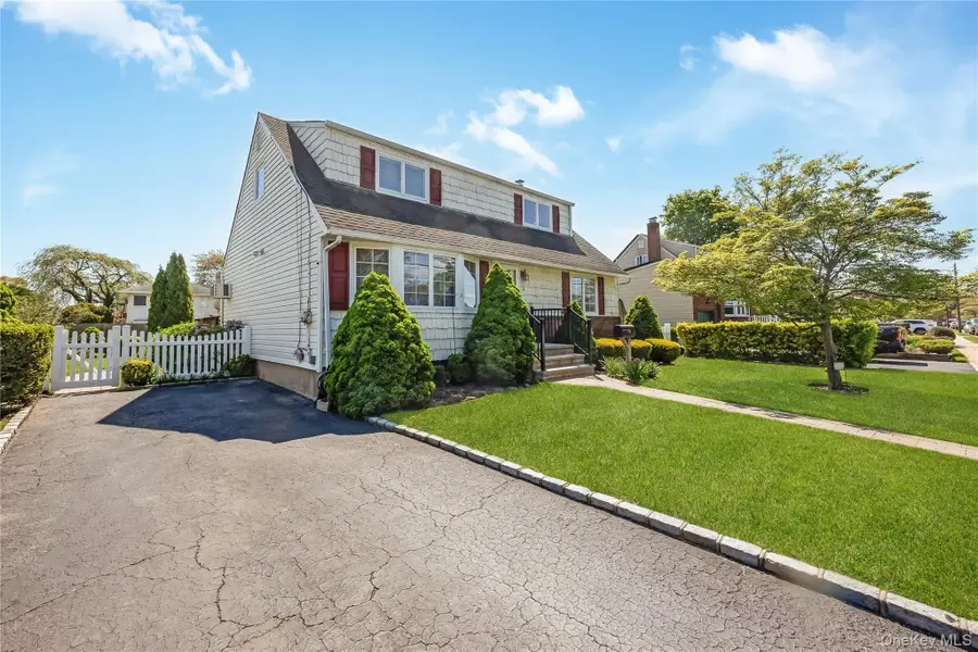 3 6th Avenue, Farmingdale, NY 11735 - #3