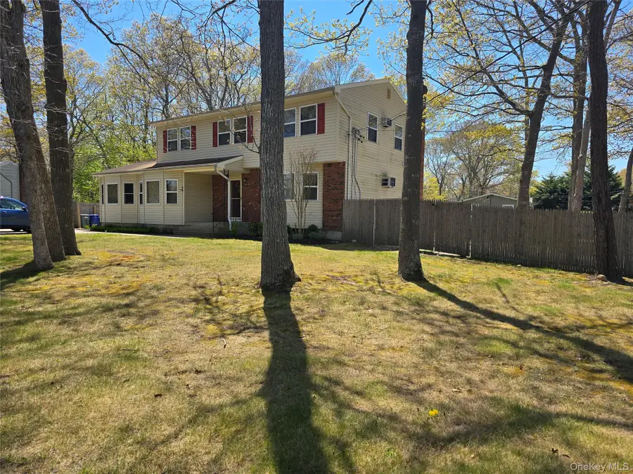 92 Hawthorne Street, Mastic, NY 11950 - #3