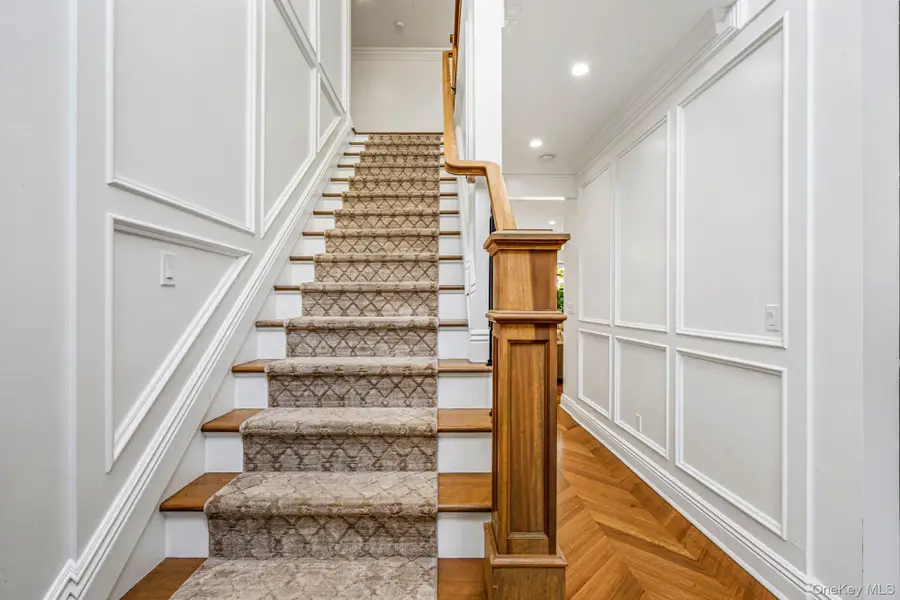 25 Boyd Drive, Westbury, NY 11590 - #3