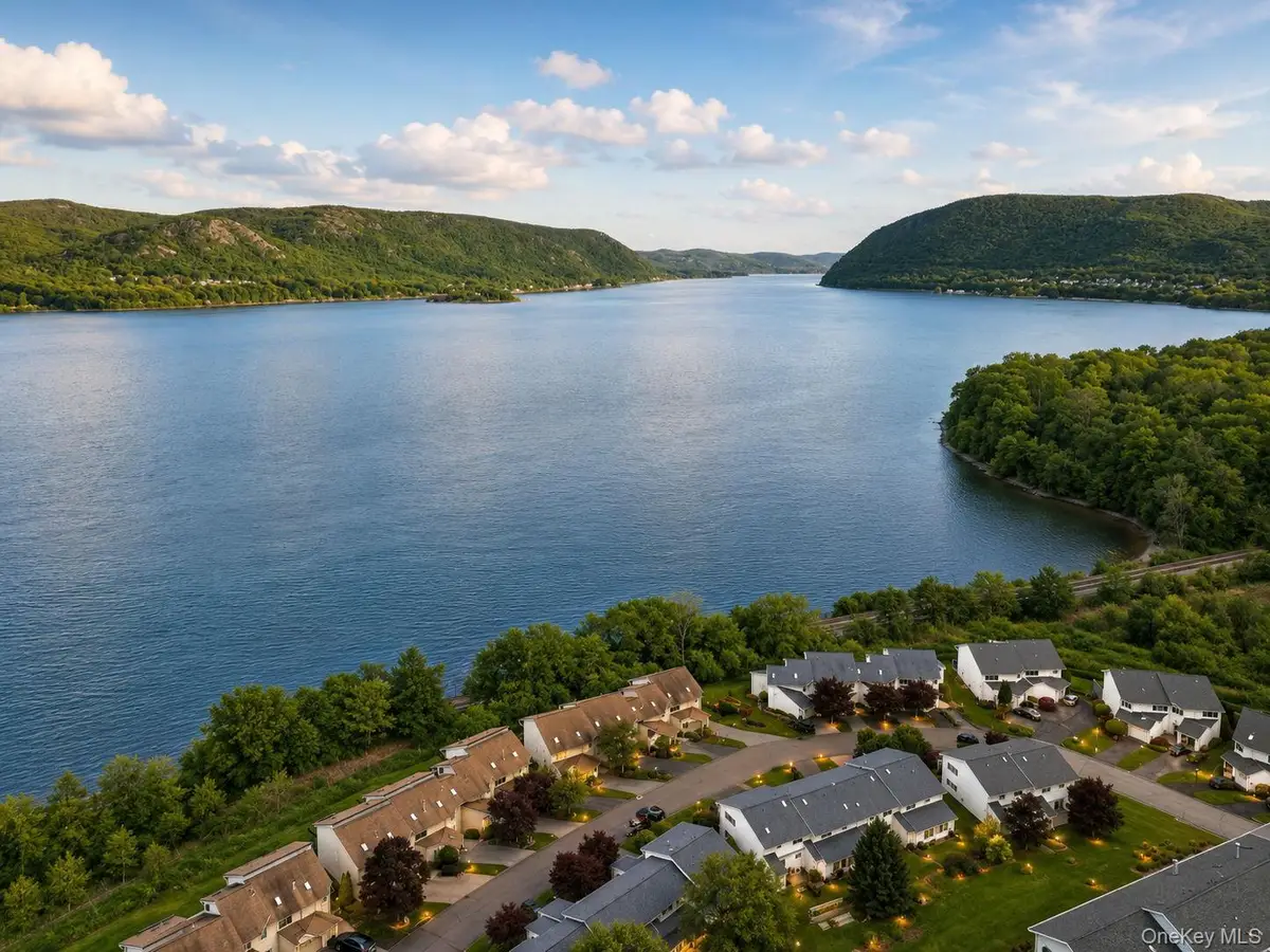 714 Hewitt Lane, New Windsor, NY 12553 - #1