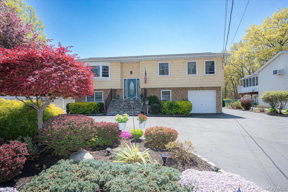 188 Geneva Street, Bay Shore, NY 11706 - #1