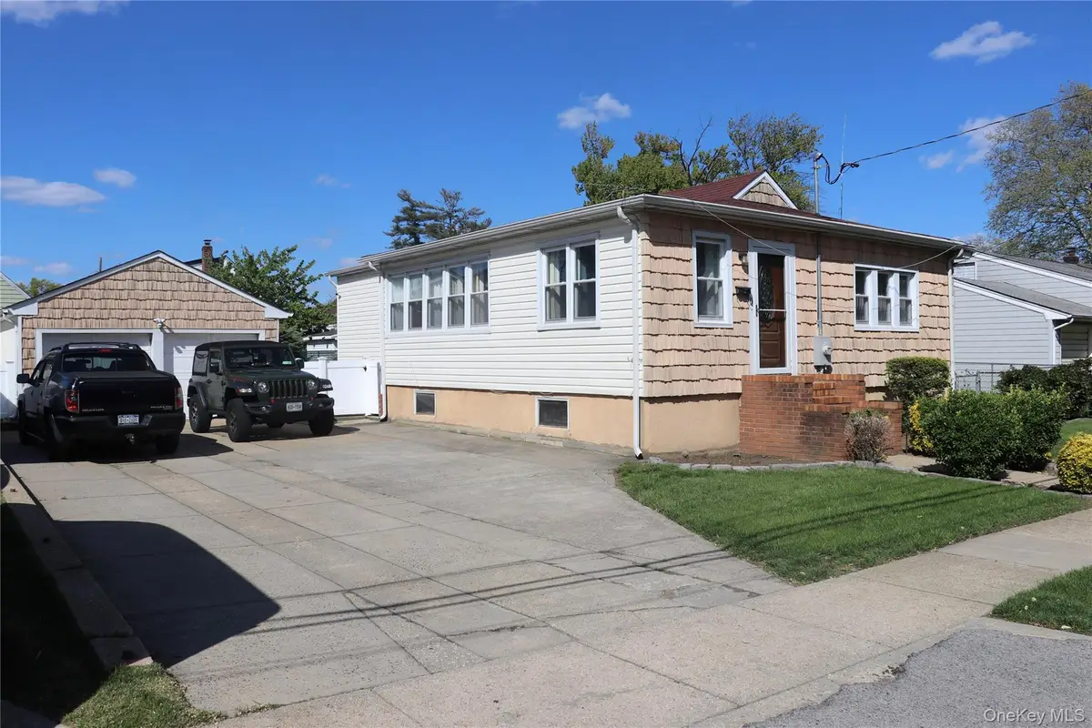 31 Gregory Street, Valley Stream, NY 11580 - #1