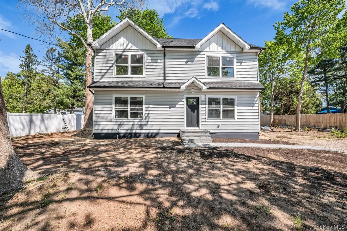 20 Lehigh Avenue, Centereach, NY 11720 - #1