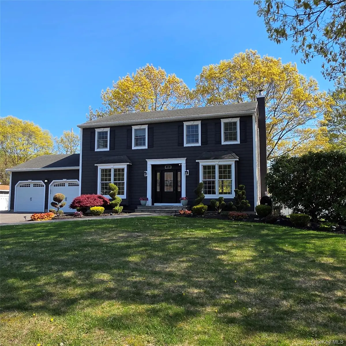 38 Bishop Lane, Holbrook, NY 11741 - #1