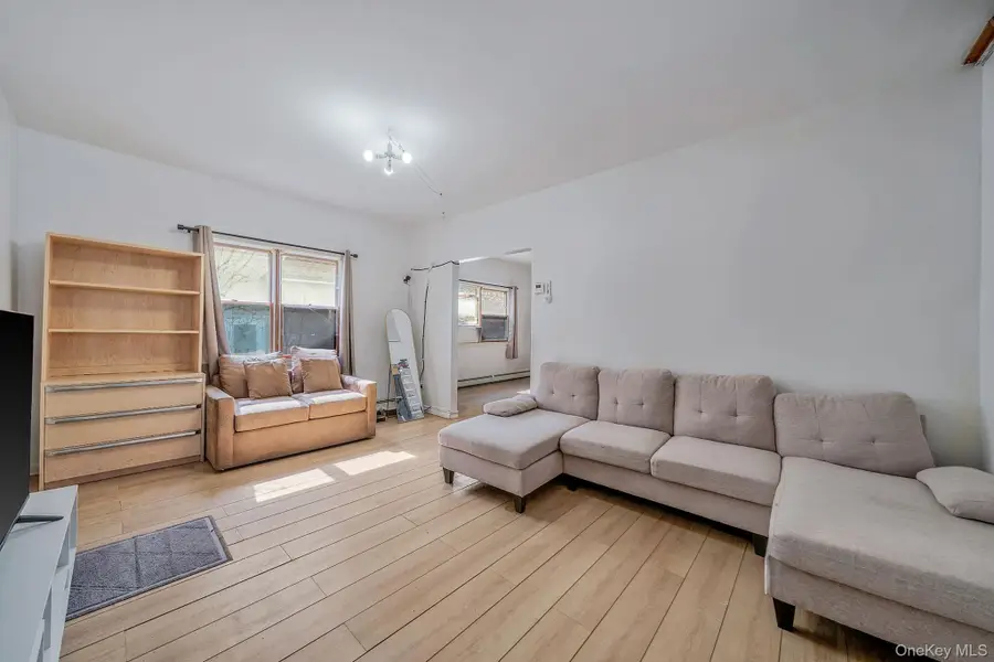 23 Evergreen Drive, Lindenhurst, NY 11757 - #2