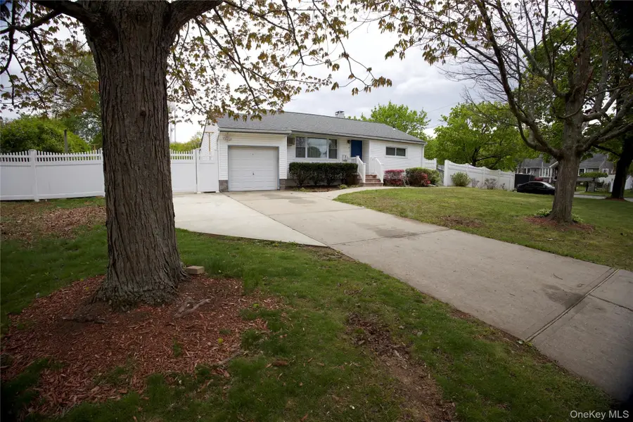 3 Rollin Lane, Brentwood, NY 11717 - #2
