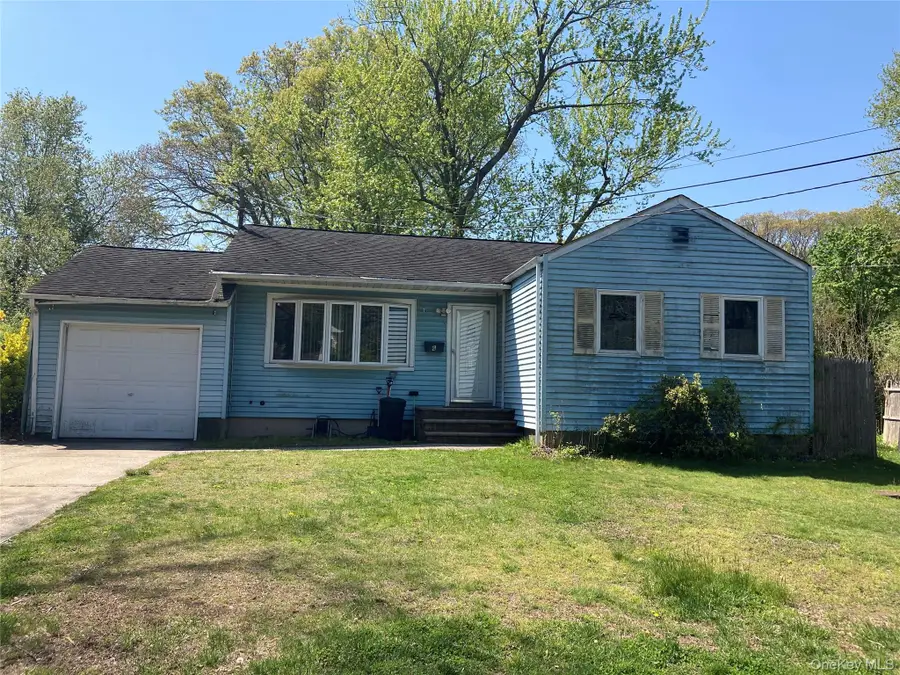 6 Wicks Road, East Northport, NY 11731 - #2